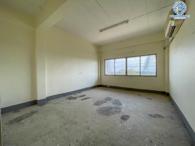 *****อาคารพาณิชย์มือสองย่านนครปฐม ม.สิวารัตน์10 บางเลน เนื้อที่ 19.5 ตร.ว. ฟังก์ชัน 2 ห้องนอน 2 ห้องน้ำ สามารถลงทุนทำธุรกิจได้ ทำเลติดถ.346 เดินทางสะดวก เชื่อมต่อถ.บางบัวทอง-สุพรรณบุรี, ถ.บางบัวทอง-บางพูน ใกล้เทสโก้ โลตัส บางเลน ราคาสุดคุ้มต่ำกว่าราคาประเมิน!